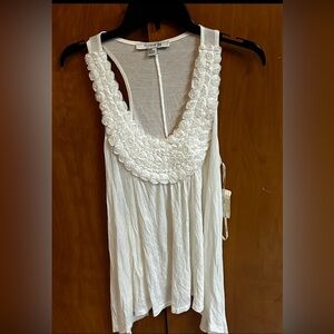 White floral tank size medium new with tags forever 21